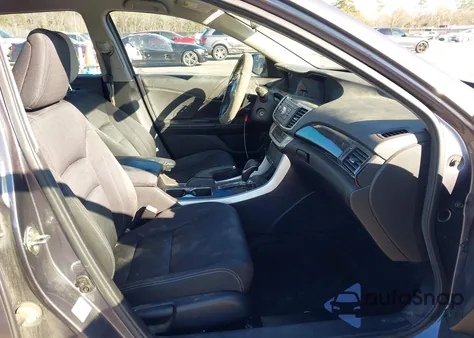 2015 Honda Accord Sport z USA, uszkodzony, nr VIN 1HGCR2F52FA106519